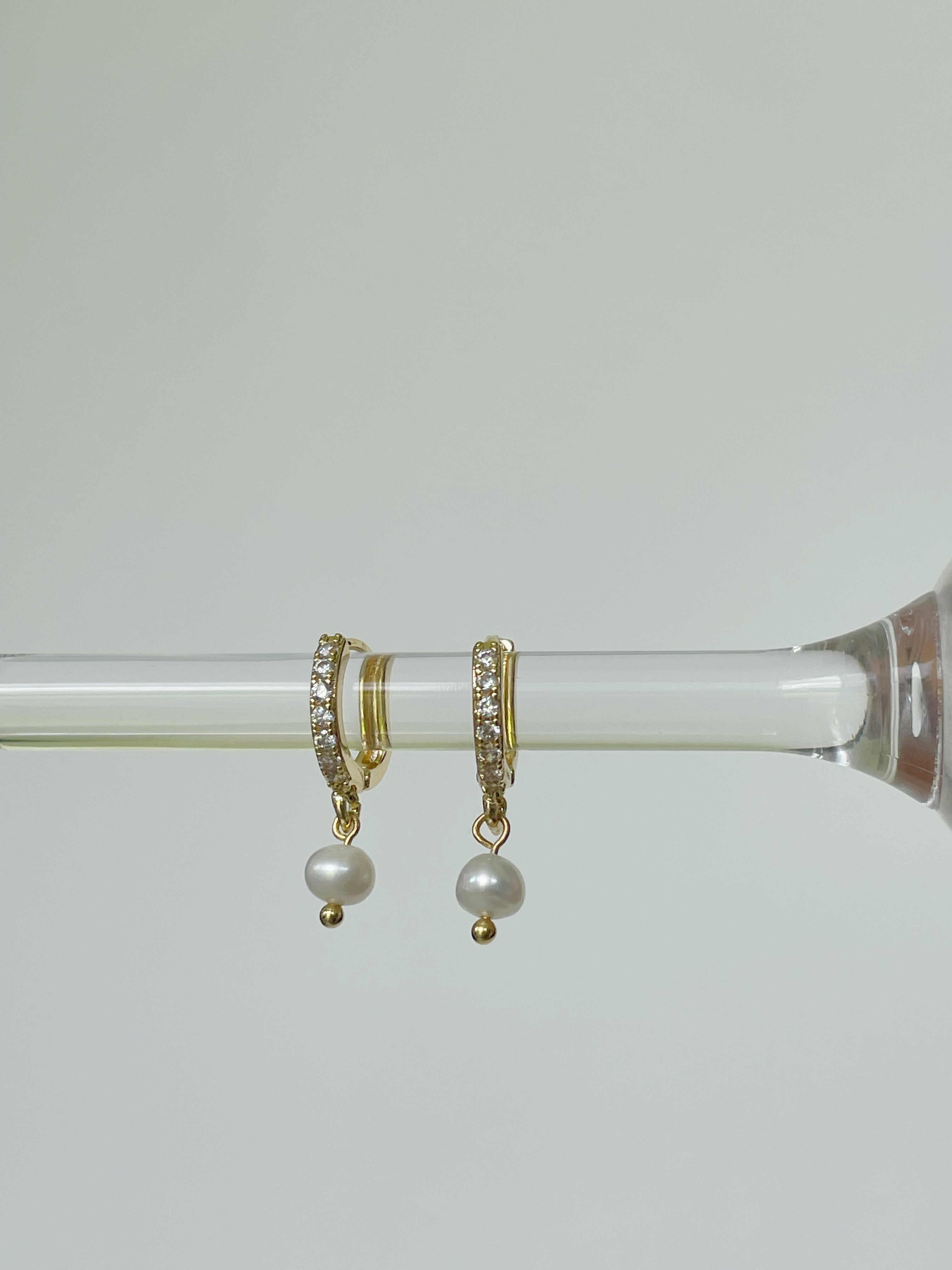 Hanging Pearl Huggies