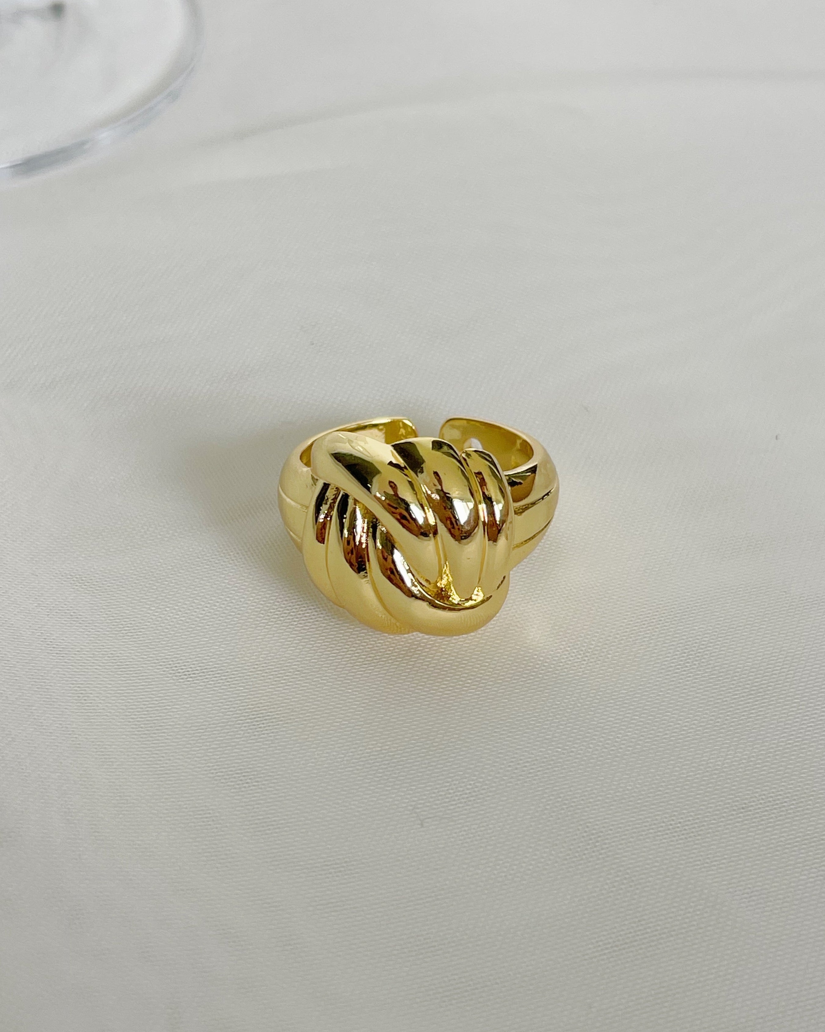 Knot Ring