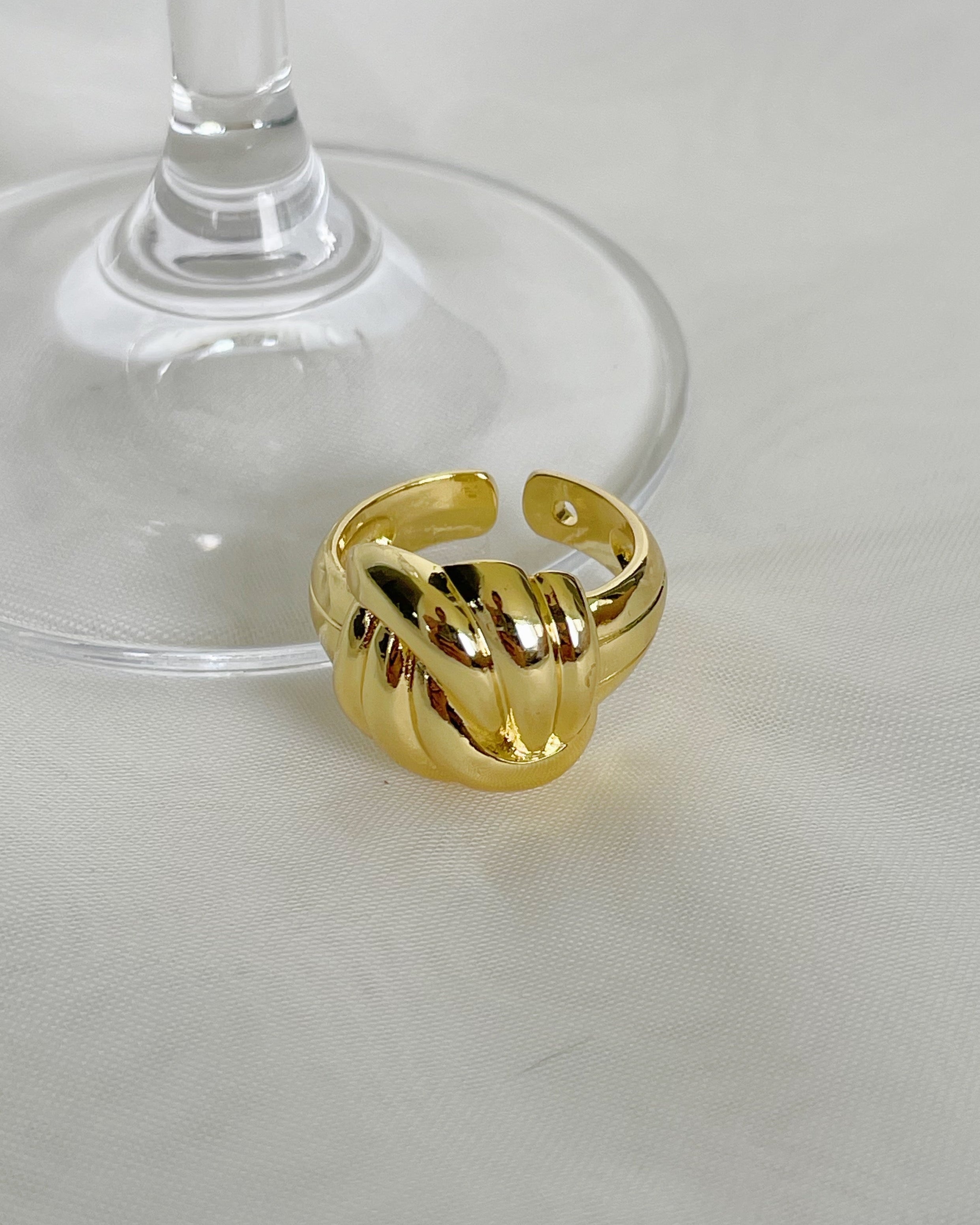 Knot Ring
