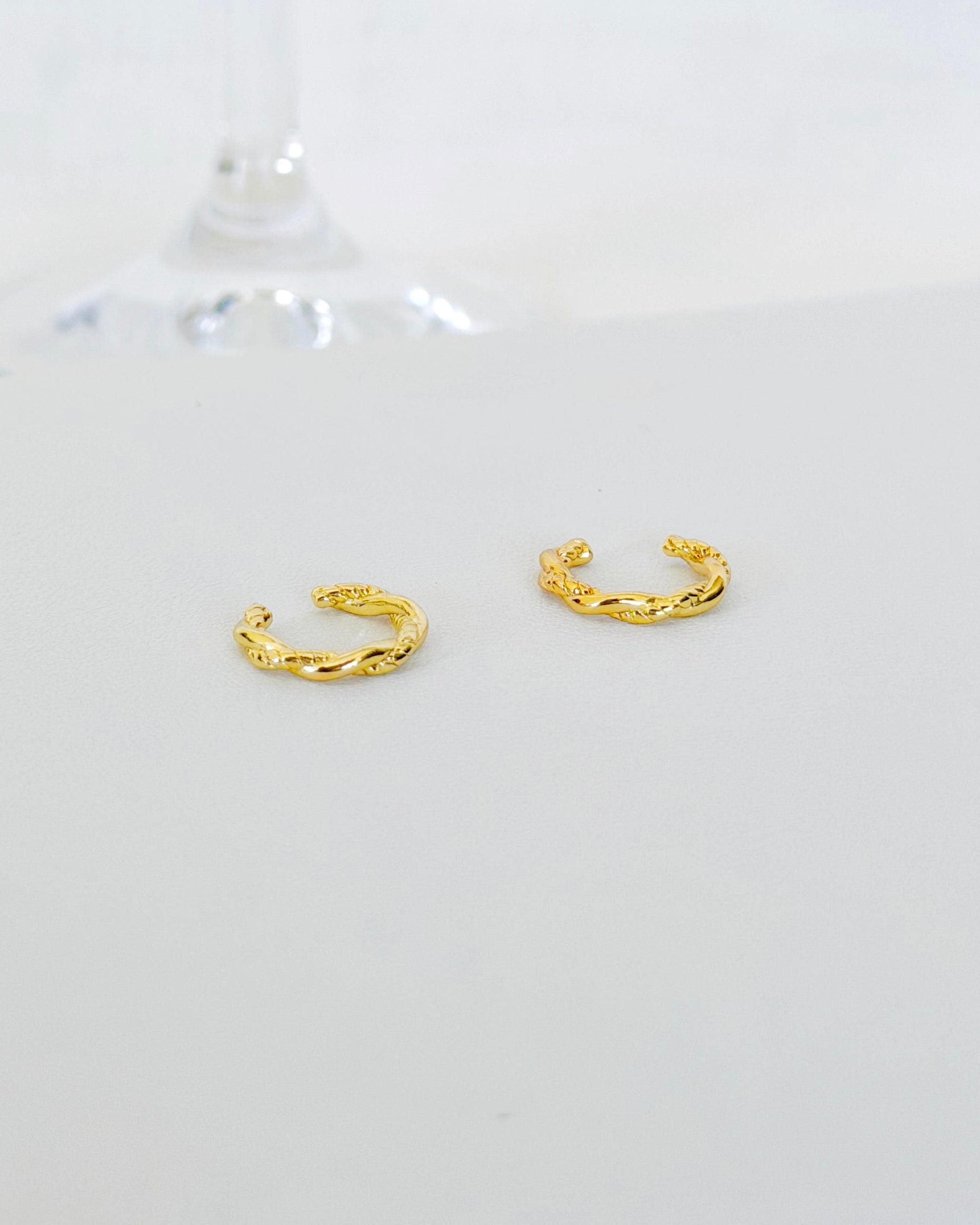 Lina Earcuff
